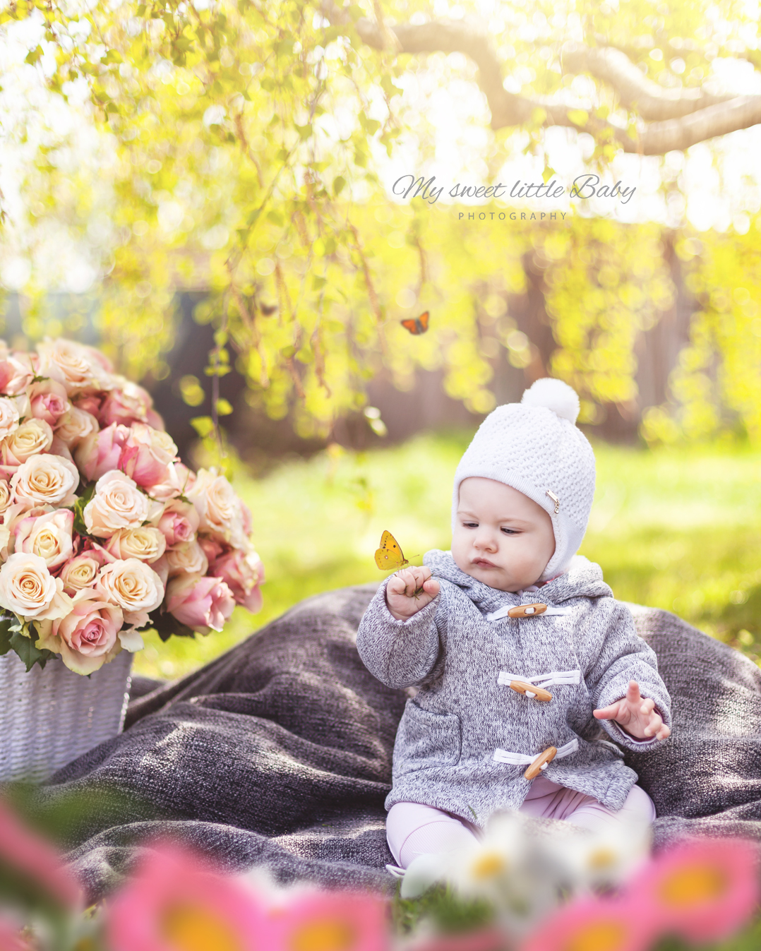 So gelingen dir Babyfotos im Garten - auch mit dem Smartphone - Barbara Lachner - Autorin und Fotografin - Barbara Lachner Blog-Bei Outdoor-Fotografie ist das Spiel mit Gegenlicht besonders schön. Kombiniert mit einem gezielt unscharfen Hintergrund um ein hübsches Bokeh zu erhalten lassen sich beeindruckende Babyfotos erstellen.